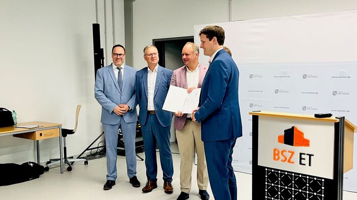 Minister Fördergeld Schulneubau